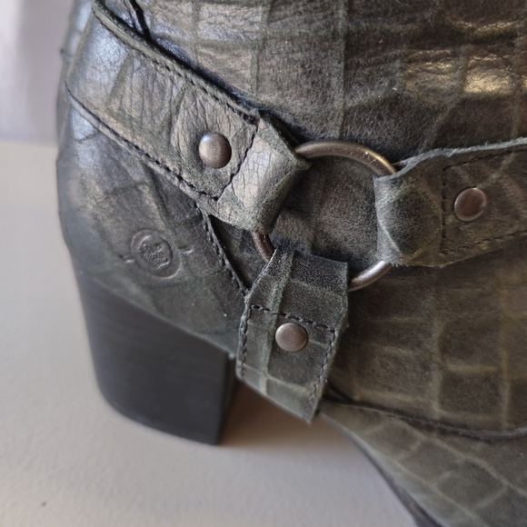 Born Black Textured Heeled Boots size 7.5 - Picture 10 of 16